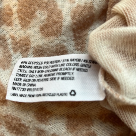 EUC Colsie size Medium pink Cheetah print crop cardigan - Picture 8 of 8